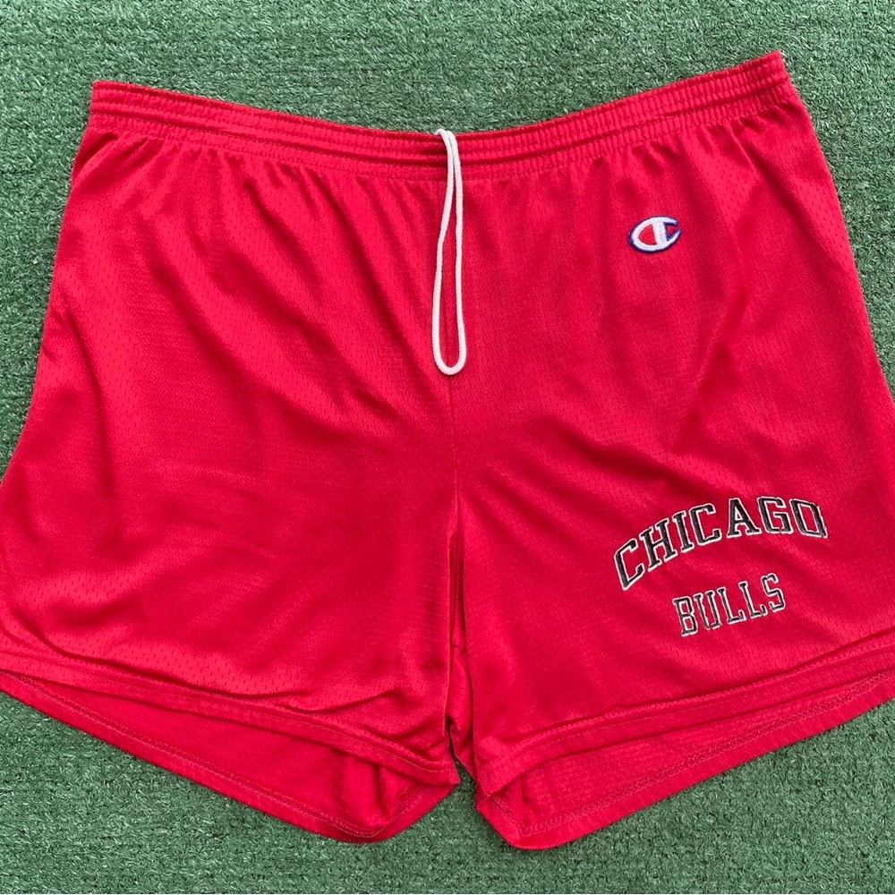Vintage 90’s Champion Chicago Bulls Red Mesh Gym Shorts Men’s SZ Medium USA Made